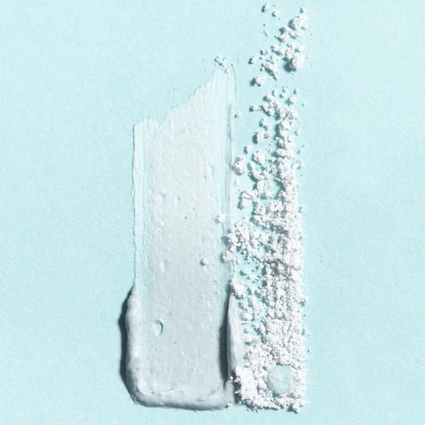 Earth Harbor Naturals Blue Crush Marine Perfecting Mask product texture shown when dry and when water is added