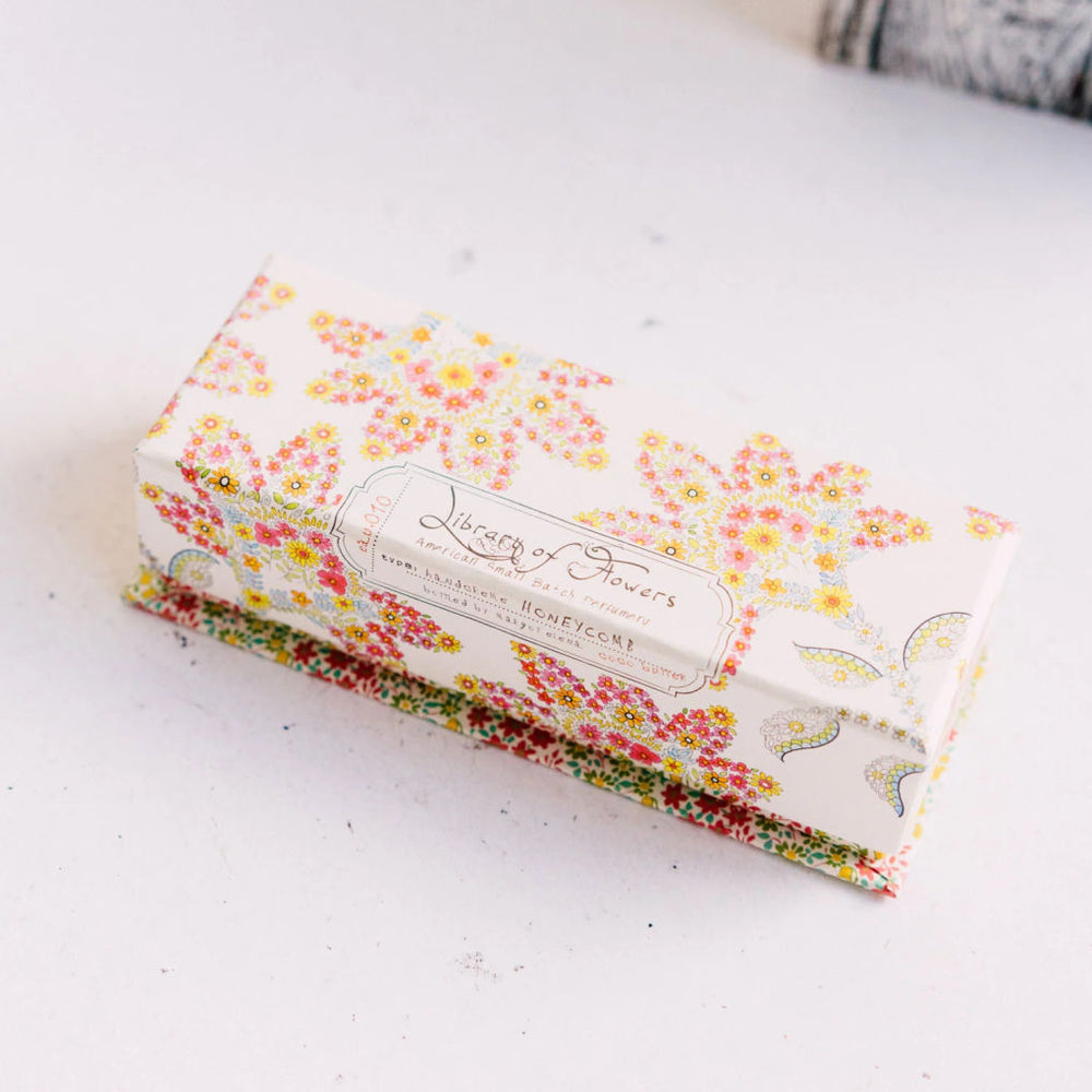 
                  
                    Library Of Flowers Honeycomb Handcreme | Build A Luxury Custom Gift Box for Women with Luxe & Bloom
                  
                