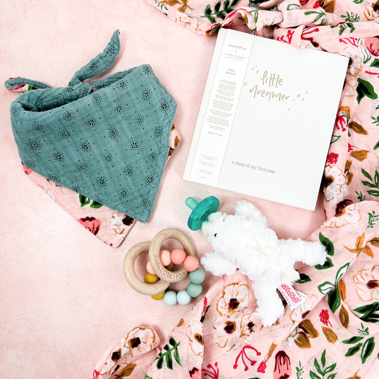 
                  
                    Emma Kate Co. Little Dreamer Baby Journal | Build A Custom Luxury Gift Box For A New Mom with Luxe & Bloom
                  
                